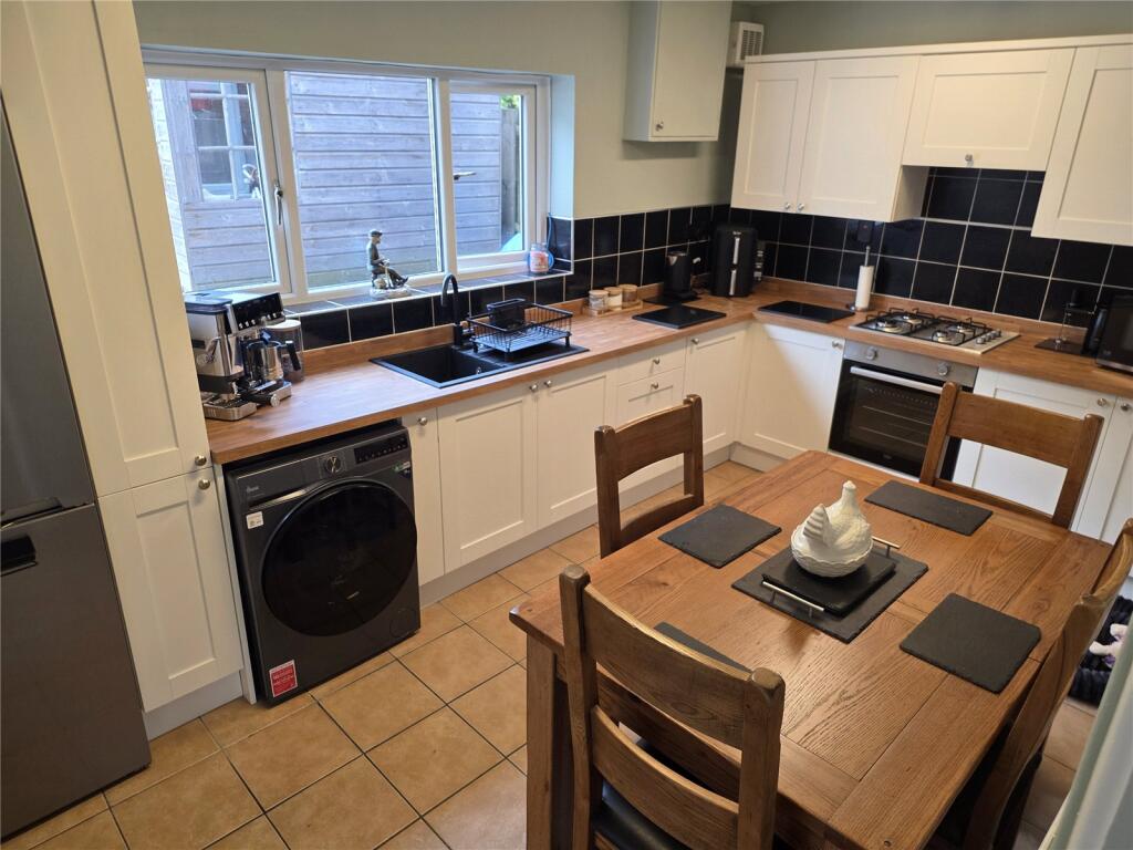 House in Stoke-on-Trent - View 4