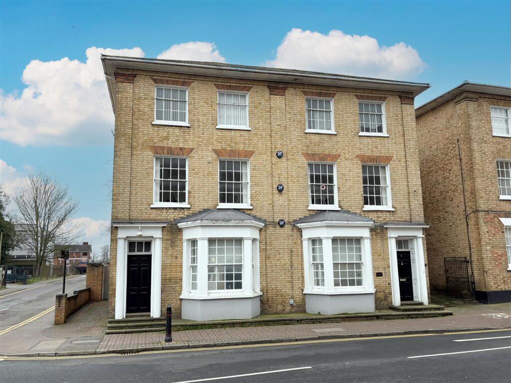 Main image of property: Lake Street, Leighton Buzzard