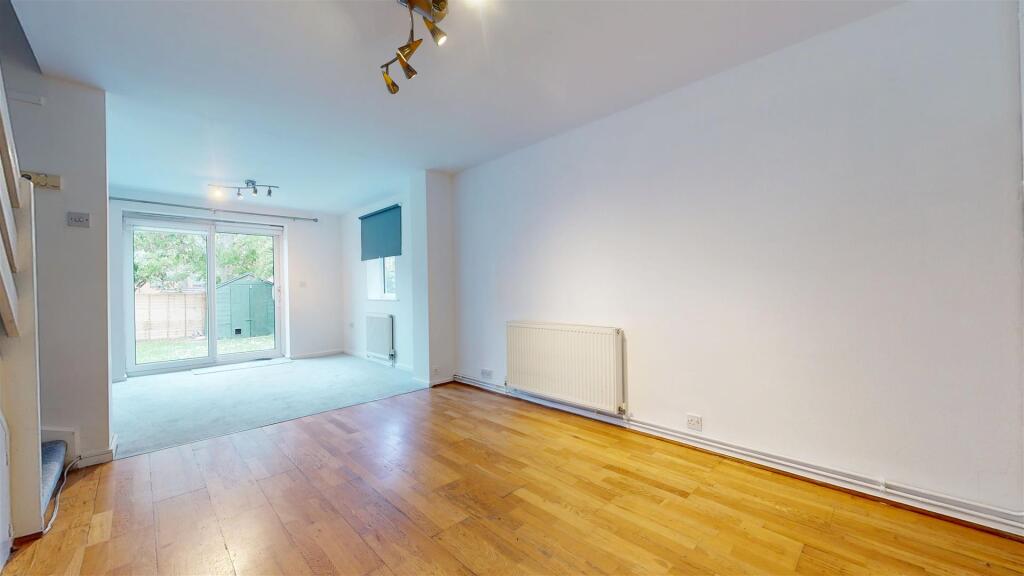 House in Milton Keynes, Fishermead, Campbell Park - View 3