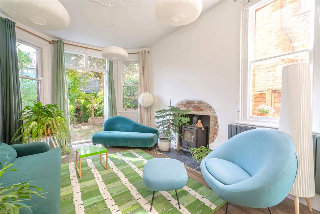 House in London - View 2