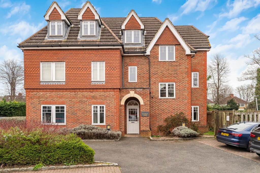 Main image of property: Heathlands Close, Sunbury-on-Thames, Surrey, TW16