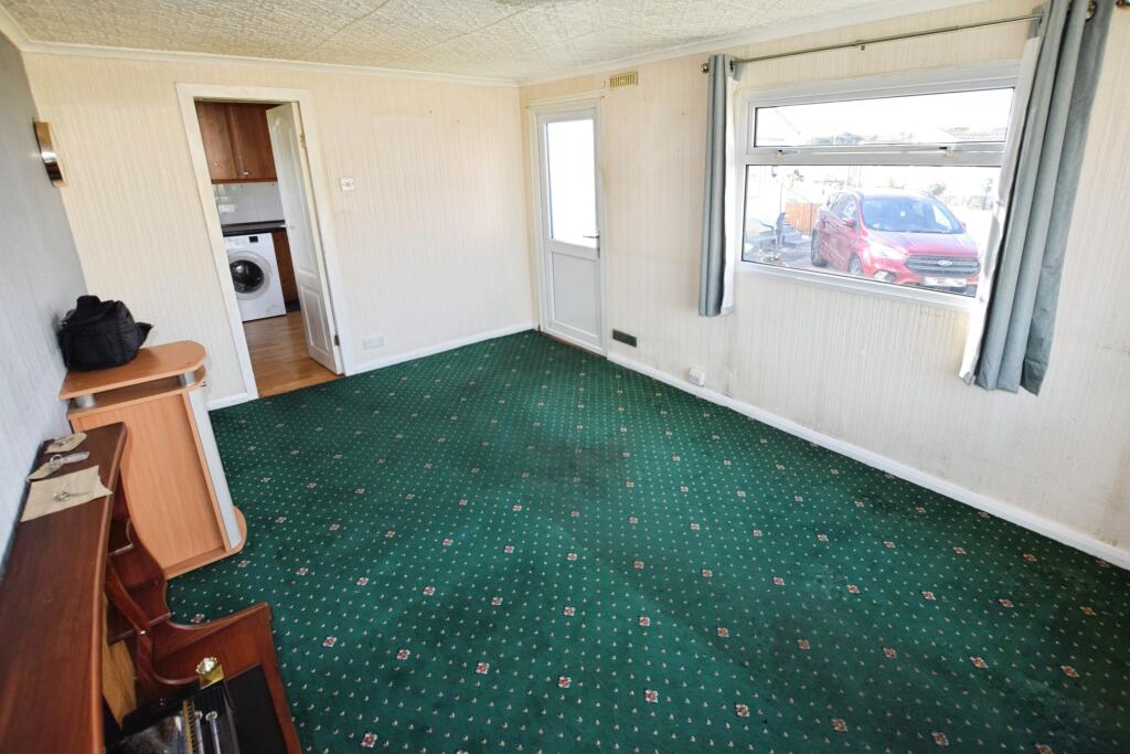 House in East Lindsey, Ingoldmells - View 2