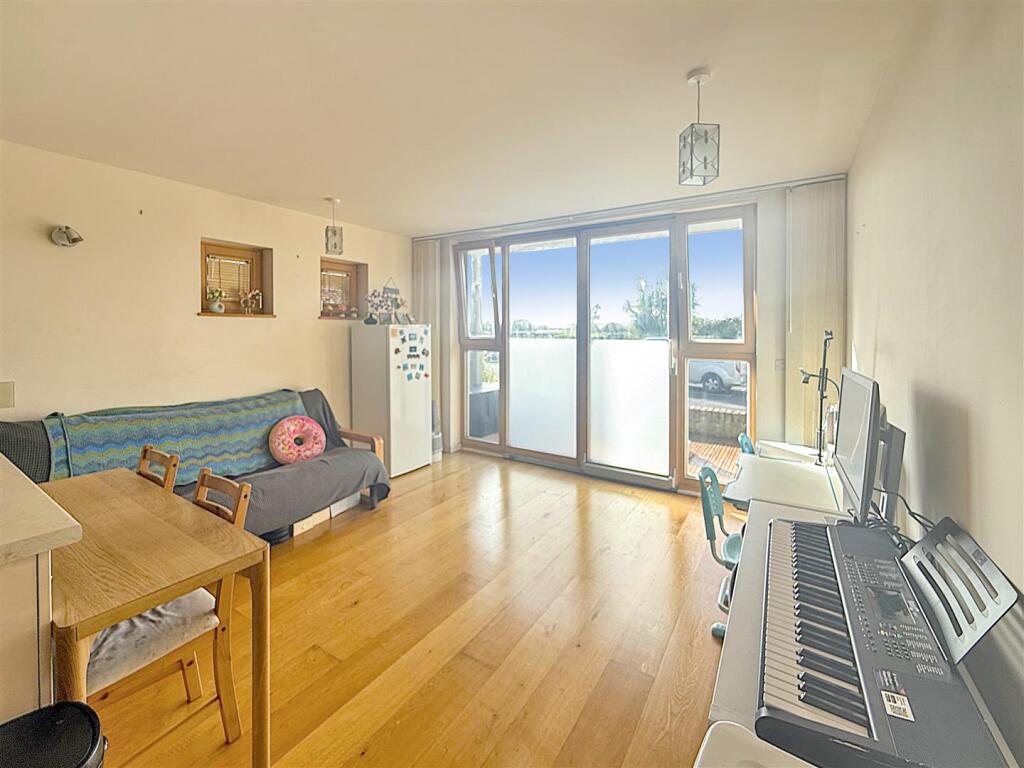 Apartment in Weymouth and Portland, Overcombe - View 5