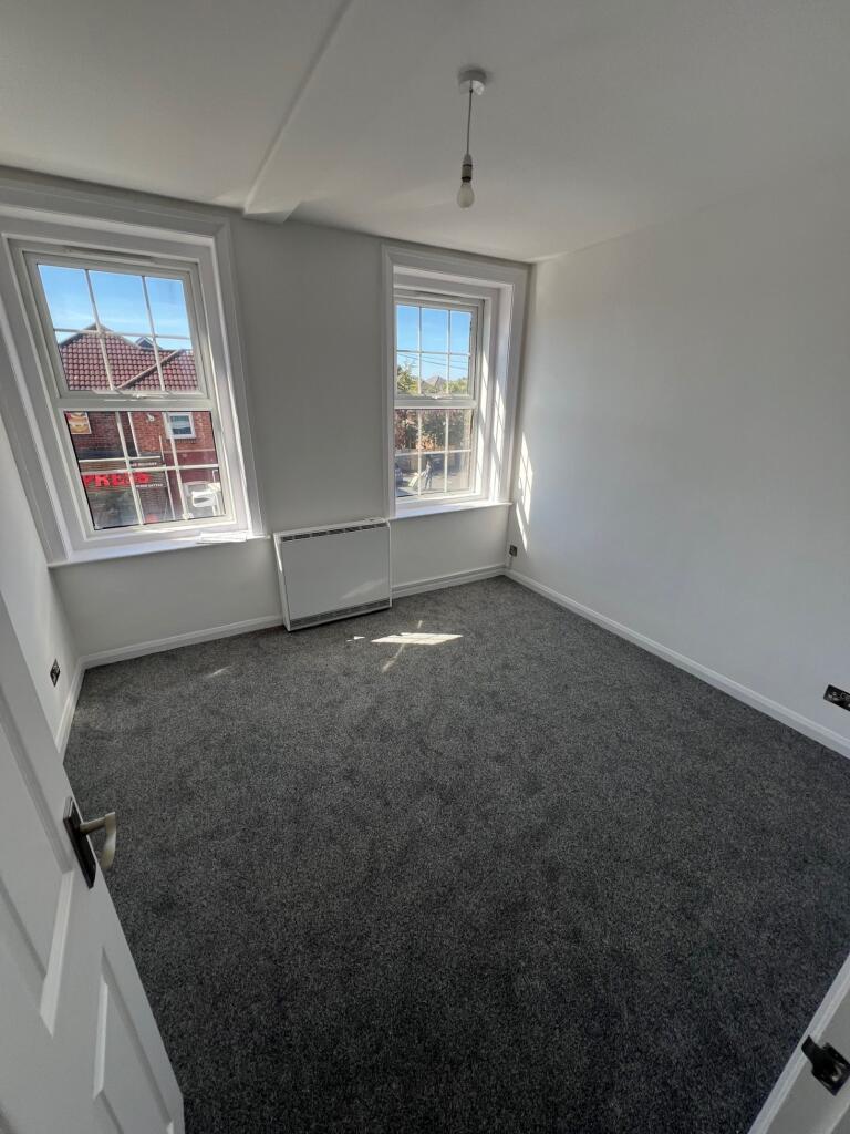 Apartment in Bournemouth, Moordown - View 6