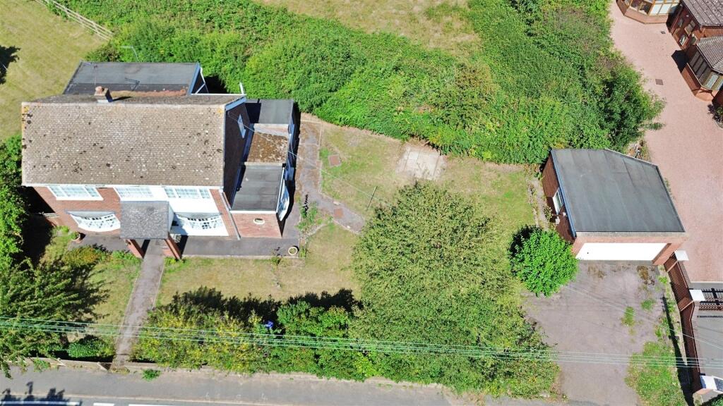 4-bed detached on Rugby Road, Church Lawford, Rugby, £395,000