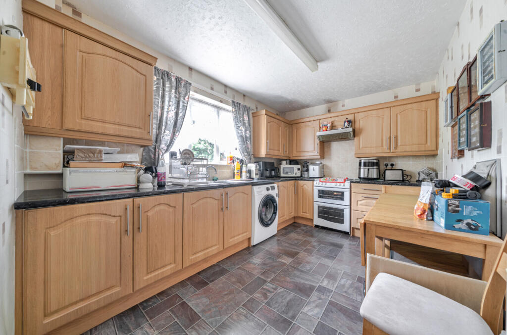 Cotmandene Crescent, Orpington, BR5 - View 2