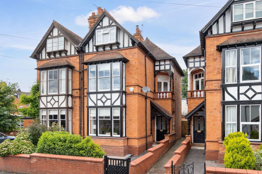 Main image of property: 3 Sunnyside Road, Barbourne, Worcester. WR1 1RL