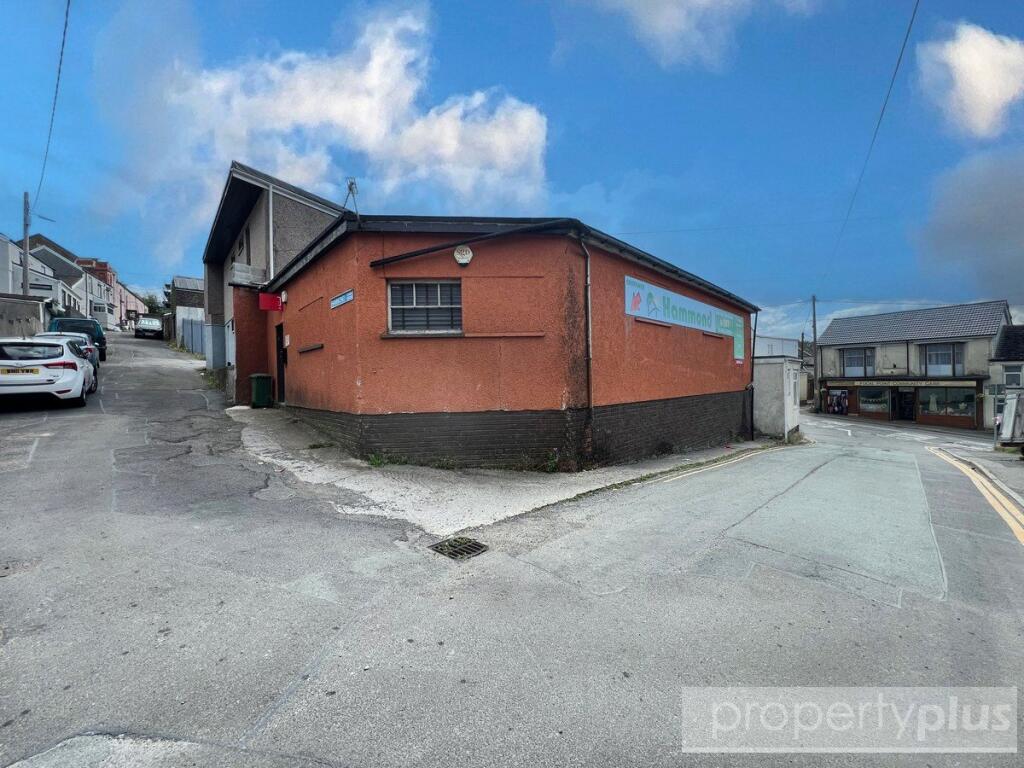 1-bed other on Waunrhydd Rd, Tonyrefaill, Rhondda Cynon Taff, CF39, £210,000