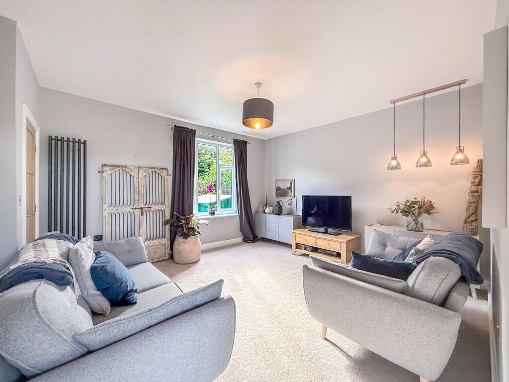 House in High Peak, Hartington Upper Quarter - View 2