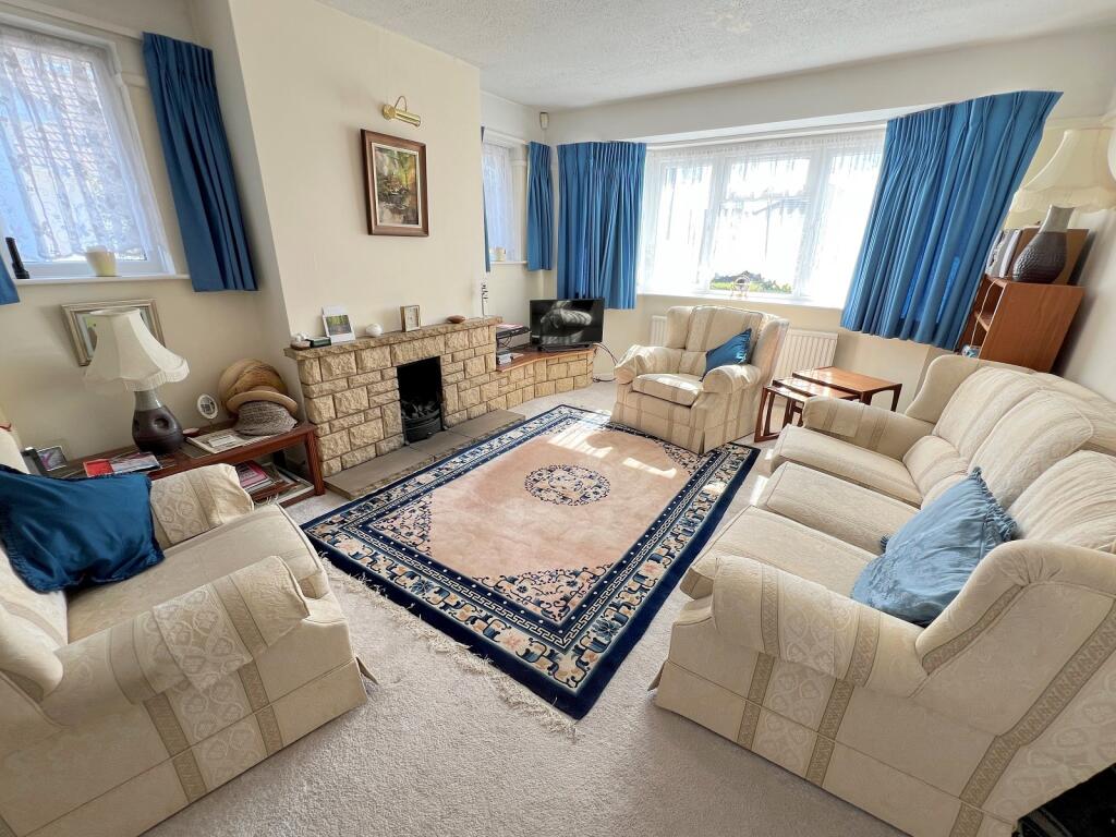 Green Lane, Barton On Sea, New Milton, Hampshire. BH25 7AU photo 3