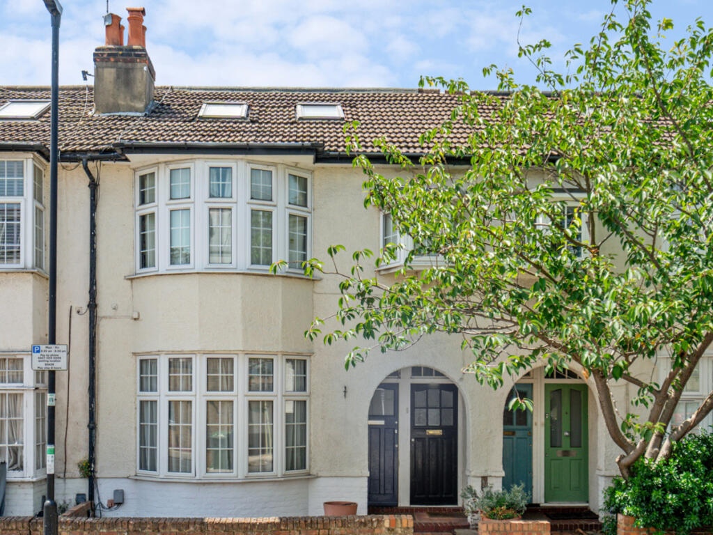 Main image of property: Edgeley Road, London, SW4
