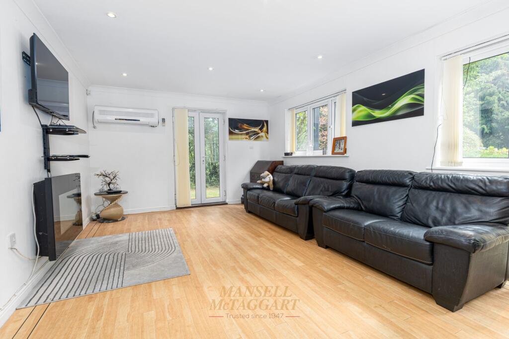 Apartment in Redhill - View 5