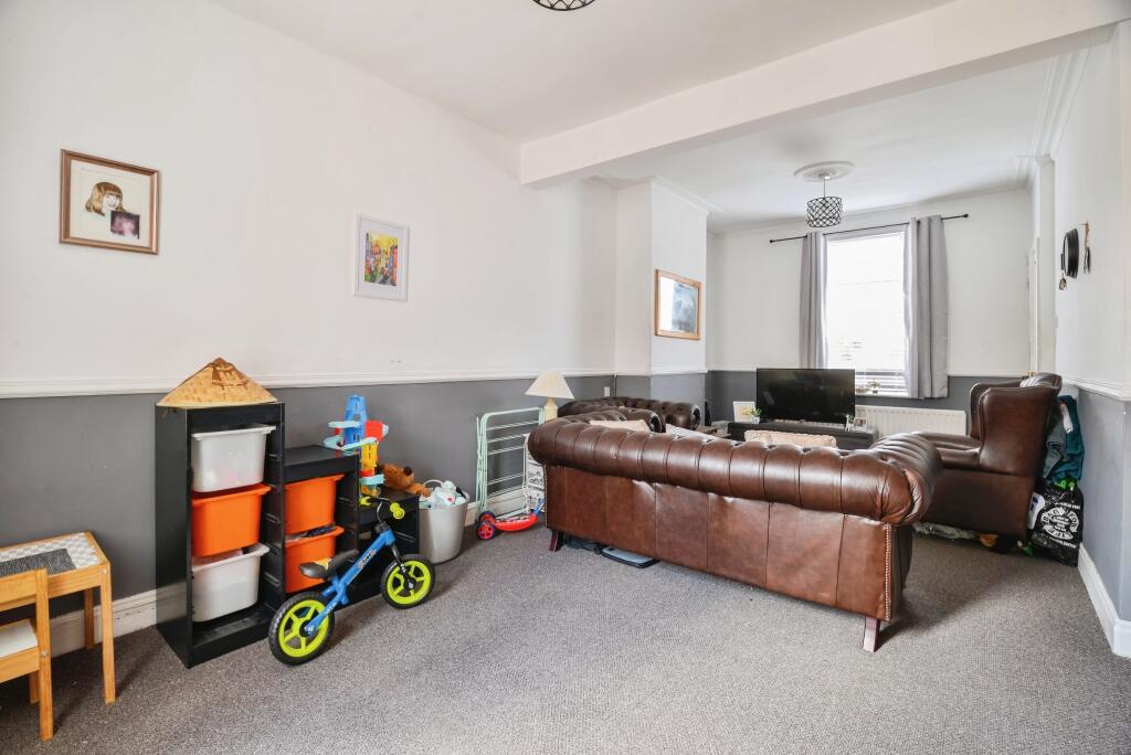 Newlands Road, Stockton-on-tees, TS16 photo 5