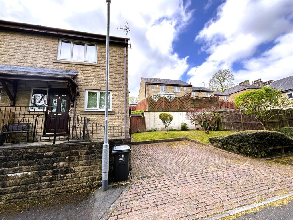 Main image of property: Fairview Terrace, Lee Mount, Halifax HX3