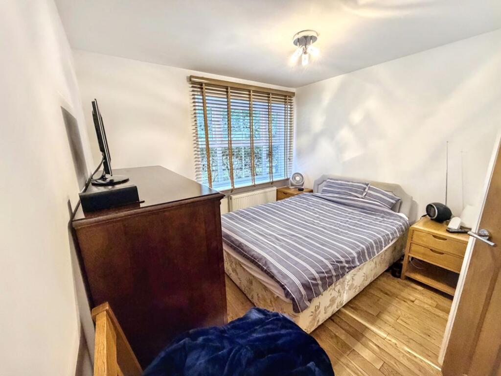 Apartment in Dacorum, Berkhamsted - More