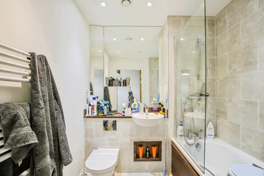 Apartment in London - View 4