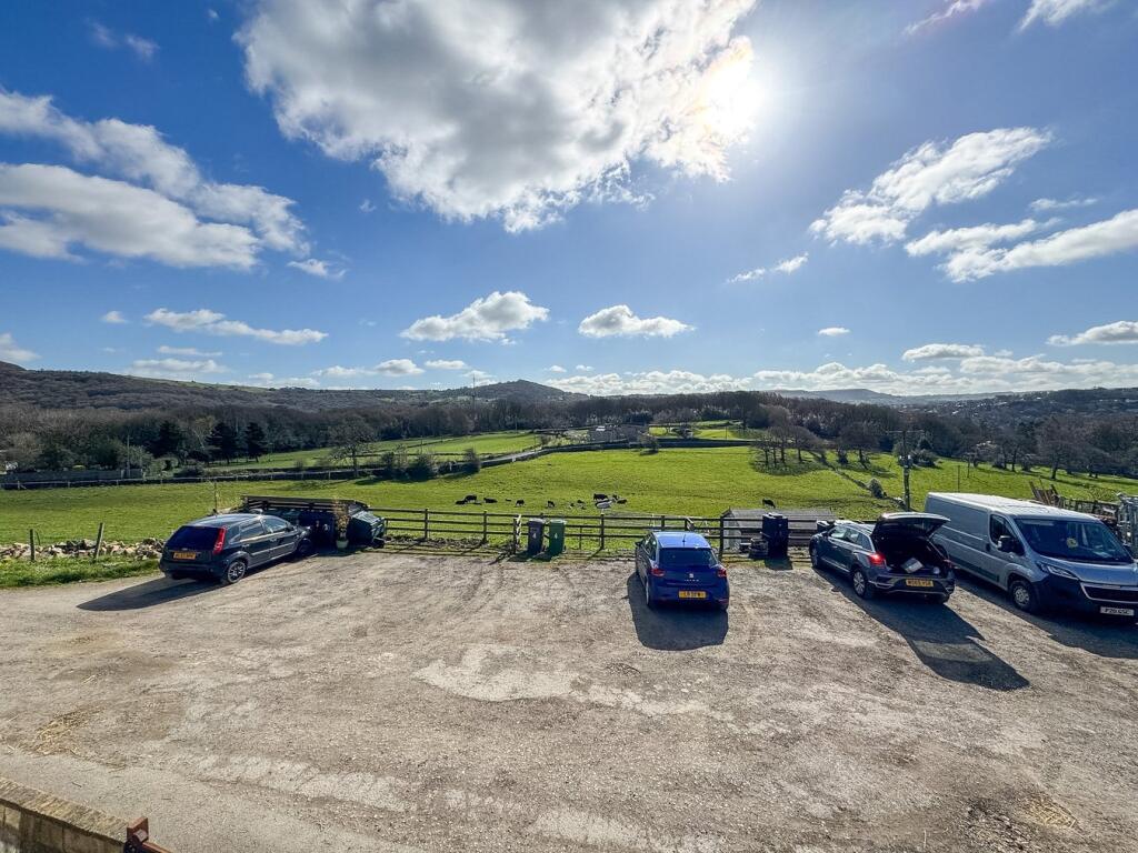 Upper Hagg, Thongsbridge/Honley, Holmfirth, HD9 - View 3