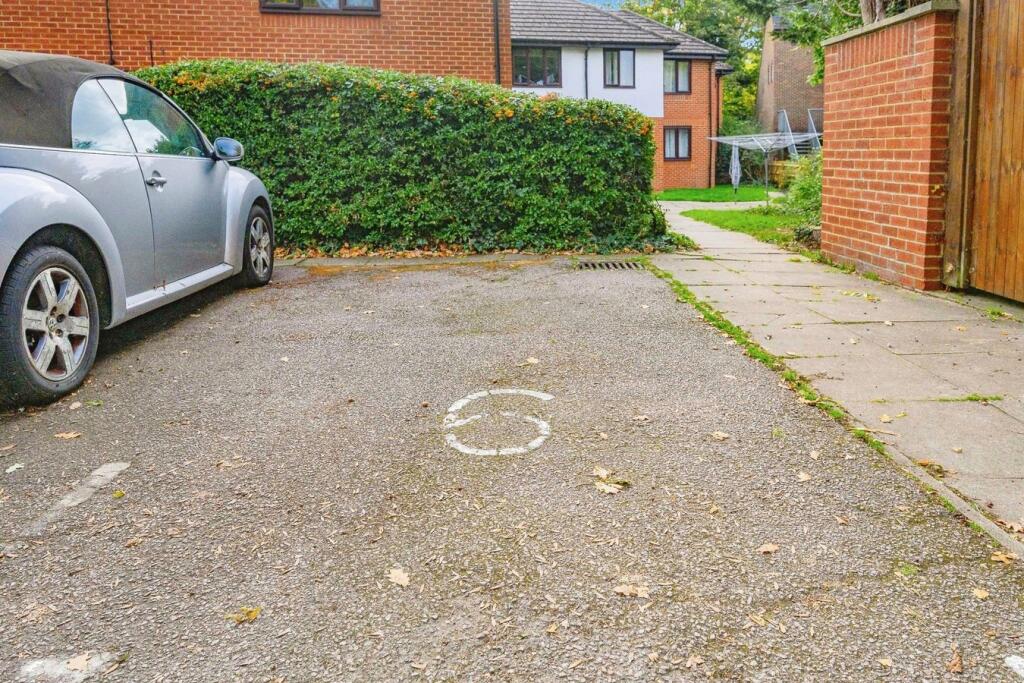 Additional image 9 of Hill End Lane, St Albans, AL4