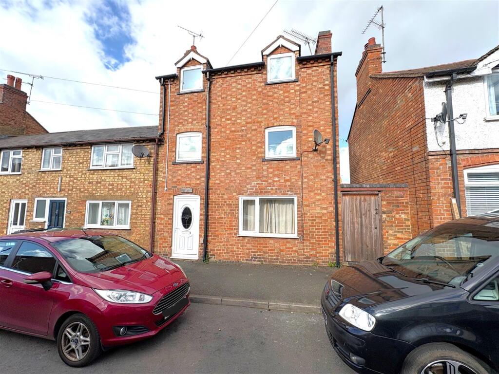 Main image of property: The Leys, Evesham