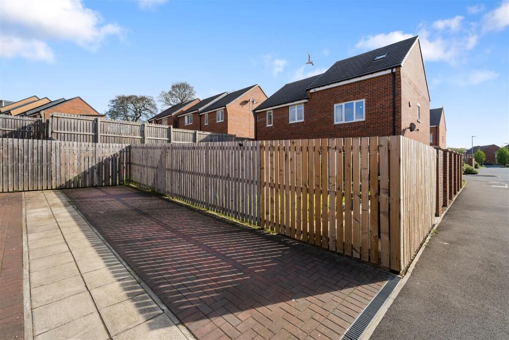 Warbler Wynd, Norton, Stockton-On-Tees photo 2