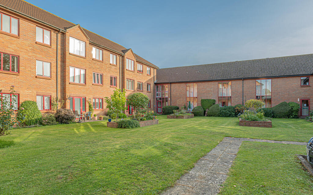 2-bed house on Crown House, Melksham, £124,950