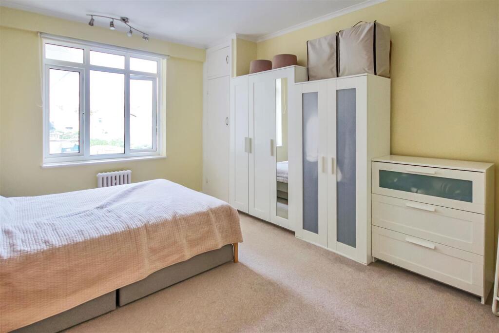 Apartment in Brighton - View 5