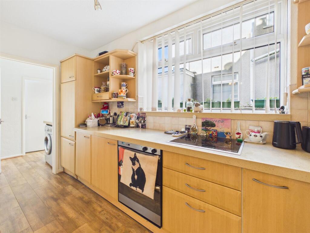 House in Bridgend, Kenfig Hill - View 5