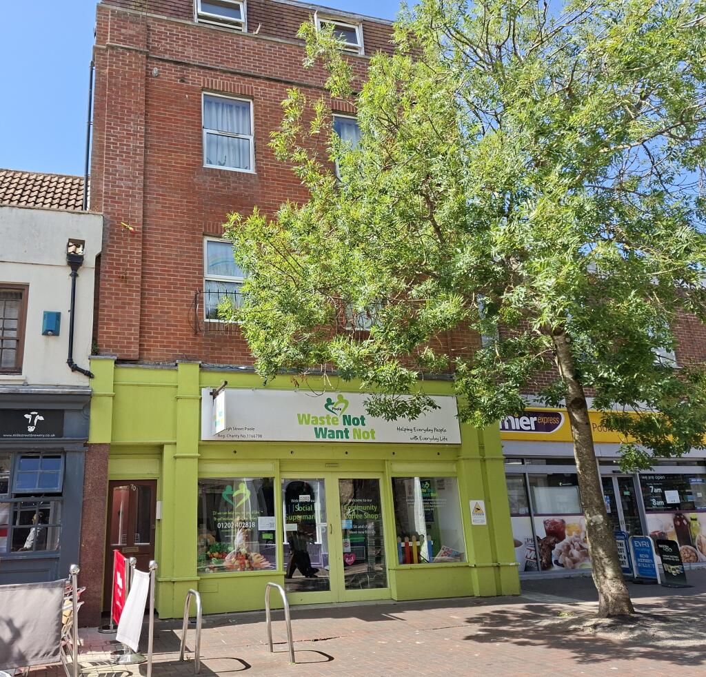 Main image of property: Flat 2, 70 High Street, Poole, Dorset BH15 1DA