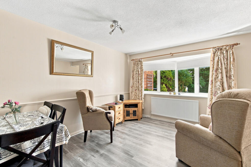 Apartment in East Hertfordshire, Thorley Park, Bishop's Stortford - View 3