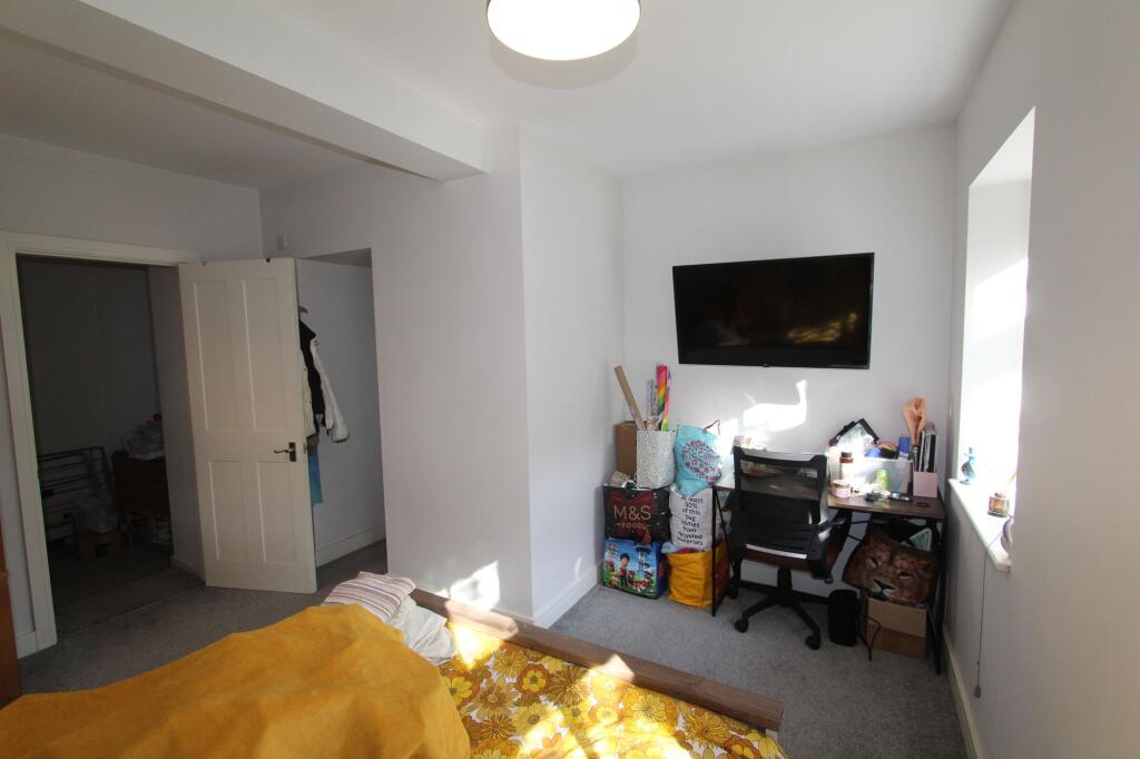 Apartment in Sheffield, Broomfield, Broomhall - View 5