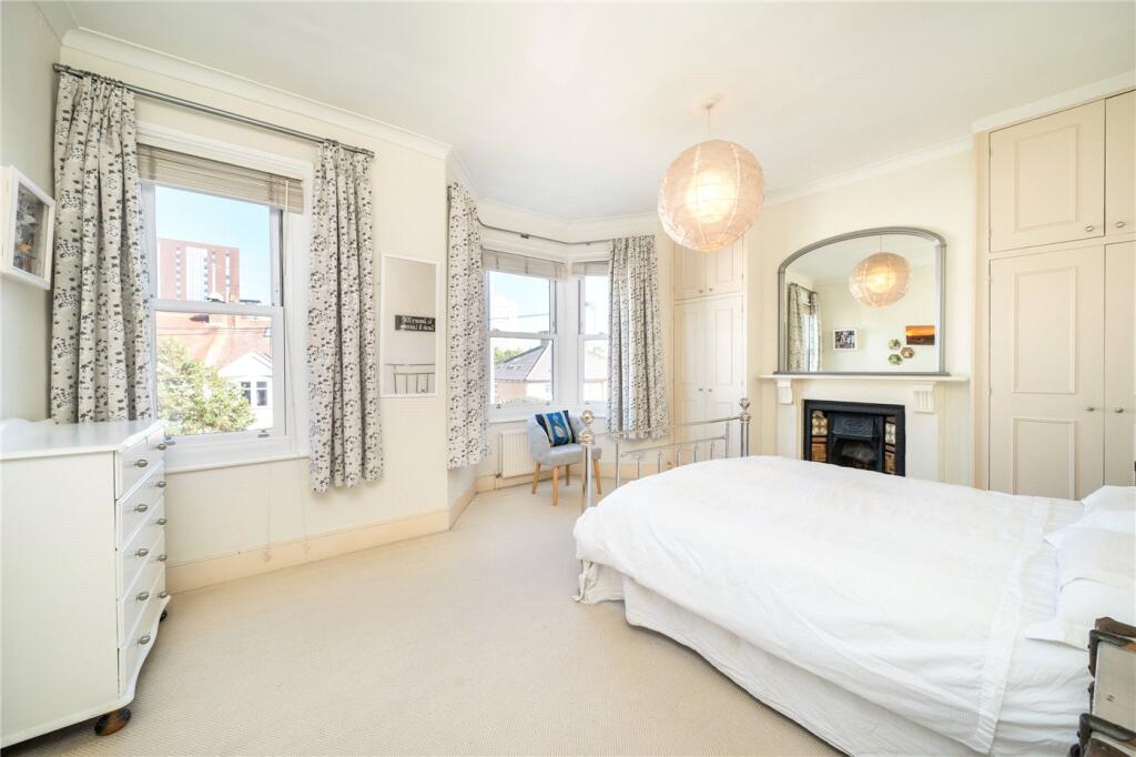 House in London - View 5