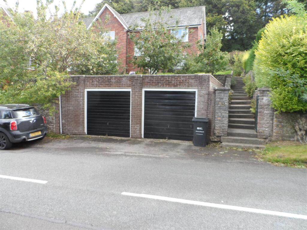 House in Taunton - View 5