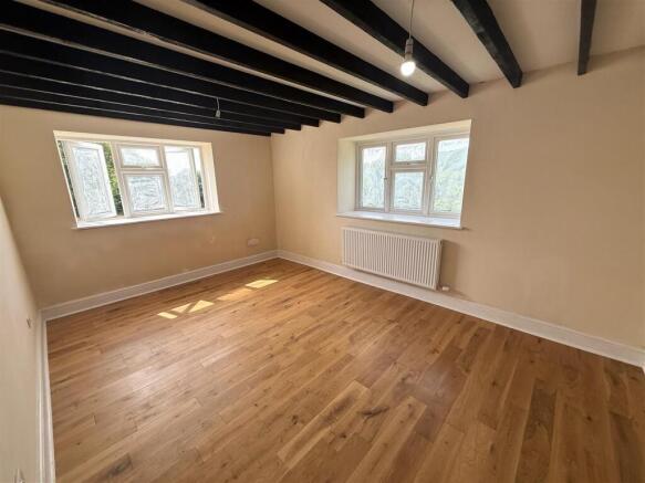 Living Room / Bedroom 6
