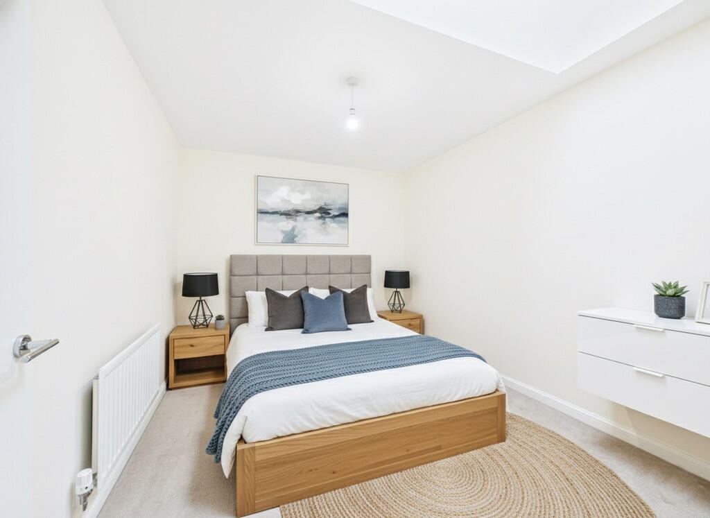 House in Horsham, Broadbridge Heath - View 4