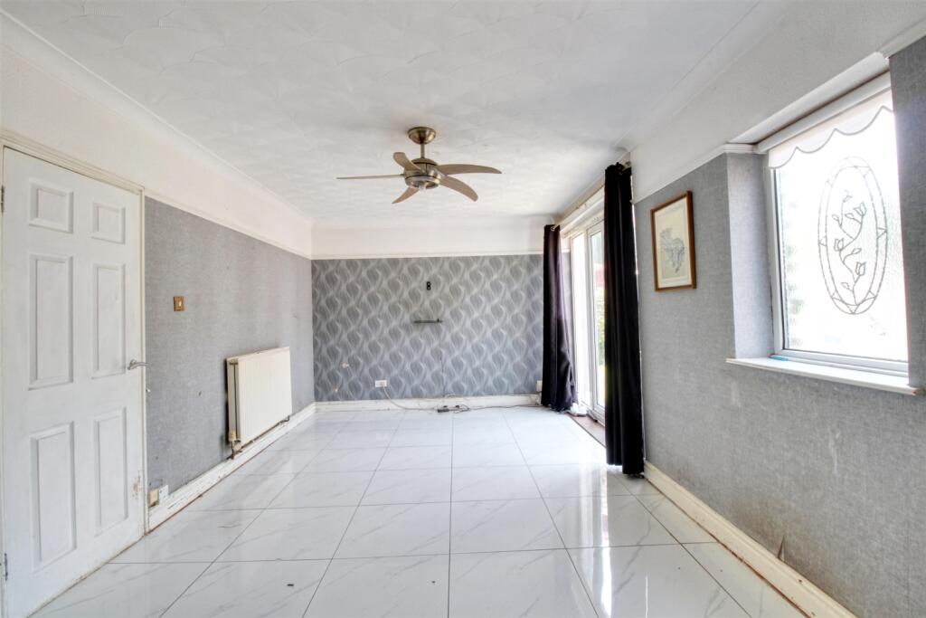 Dee Court, Liverpool, L25 photo 3