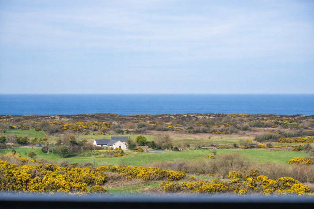 Cae Pant, Llaneilian, LL68 9LN photo 2