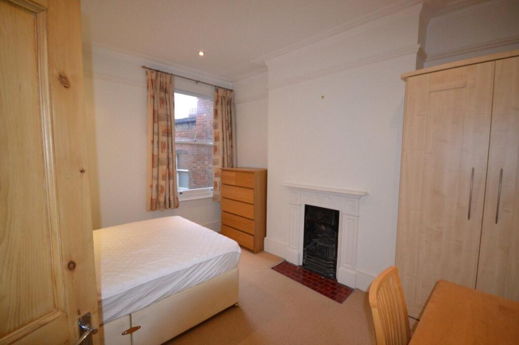 Apartment in London - View 5
