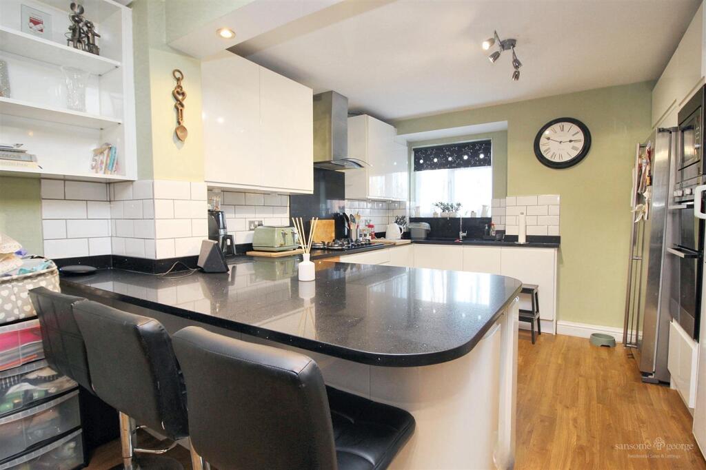 Romsey Road, Tilehurst, Reading photo 3