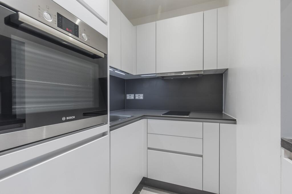 Main image of property: Flat 5 Cornwall Mansions 228 Blythe Road