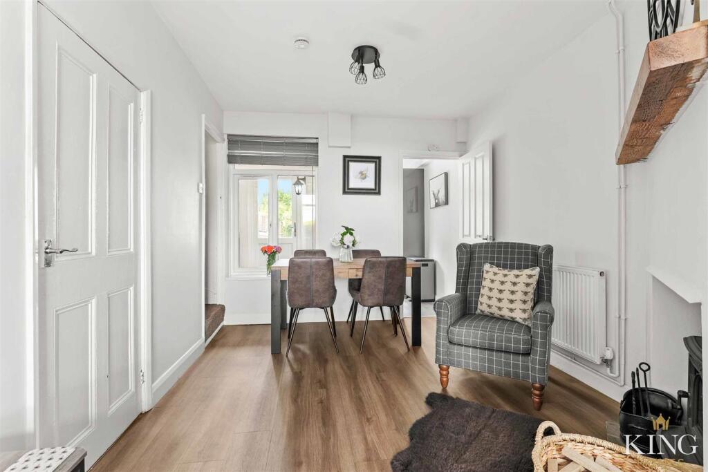 House in Studley - View 4
