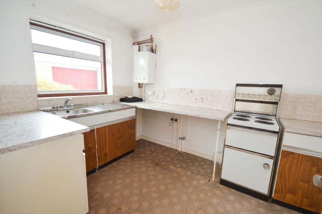 House in Rotherham, Bramley - More