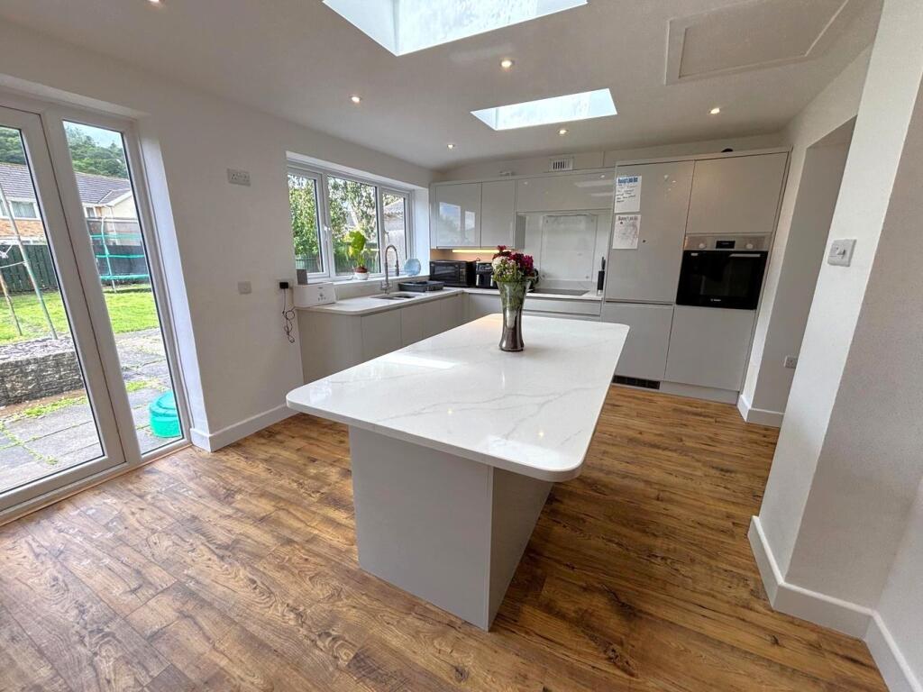 House in Swansea, Carmarthen - View 4