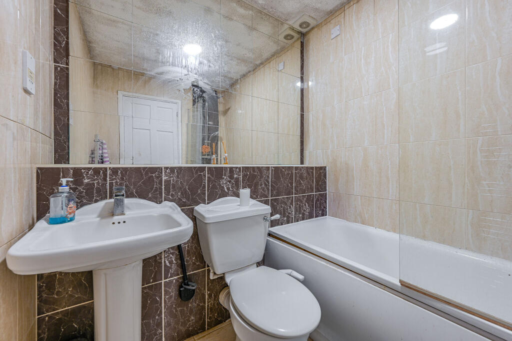 Apartment in London - More