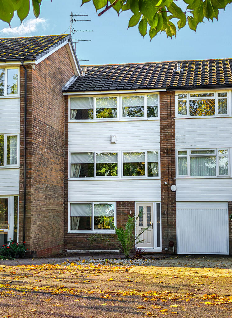 4-bed house on Green Hill Road, Godley, Hyde , £350,000