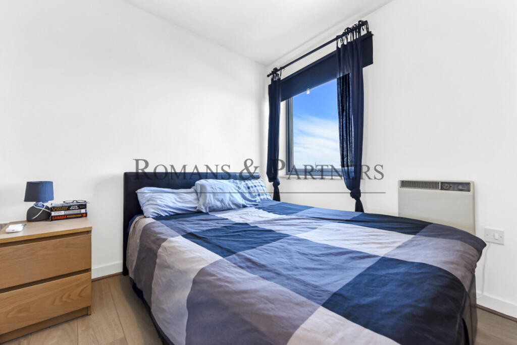 Apartment in London, Park Royal - More