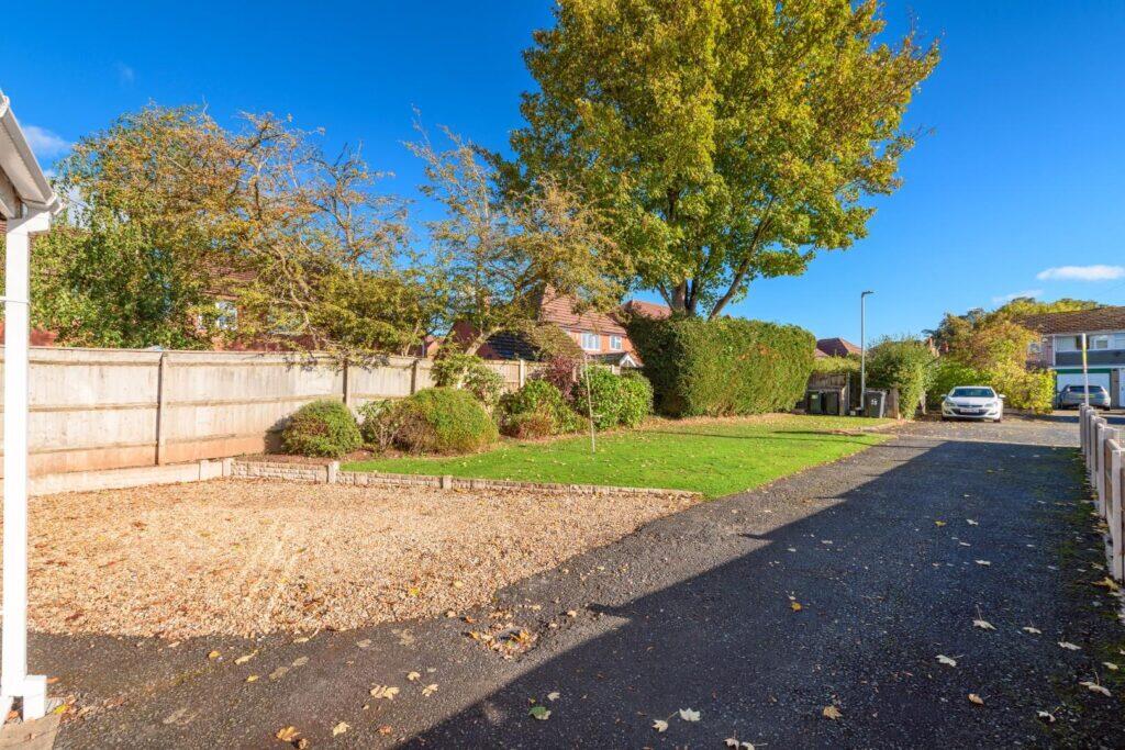 Brimstree Drive, Shifnal photo 2