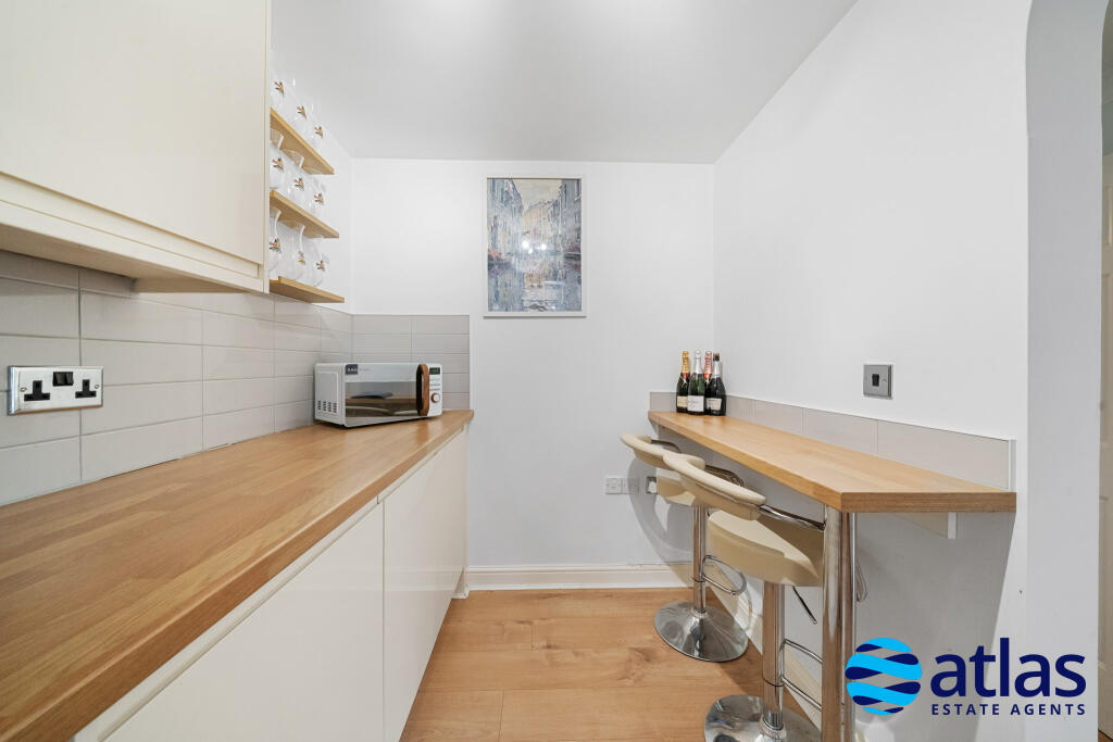 Apartment in Liverpool - More