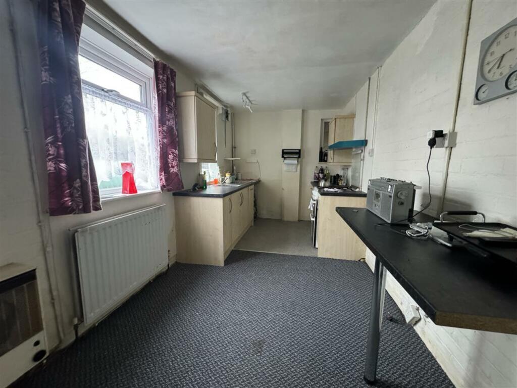 House in Dudley - View 4