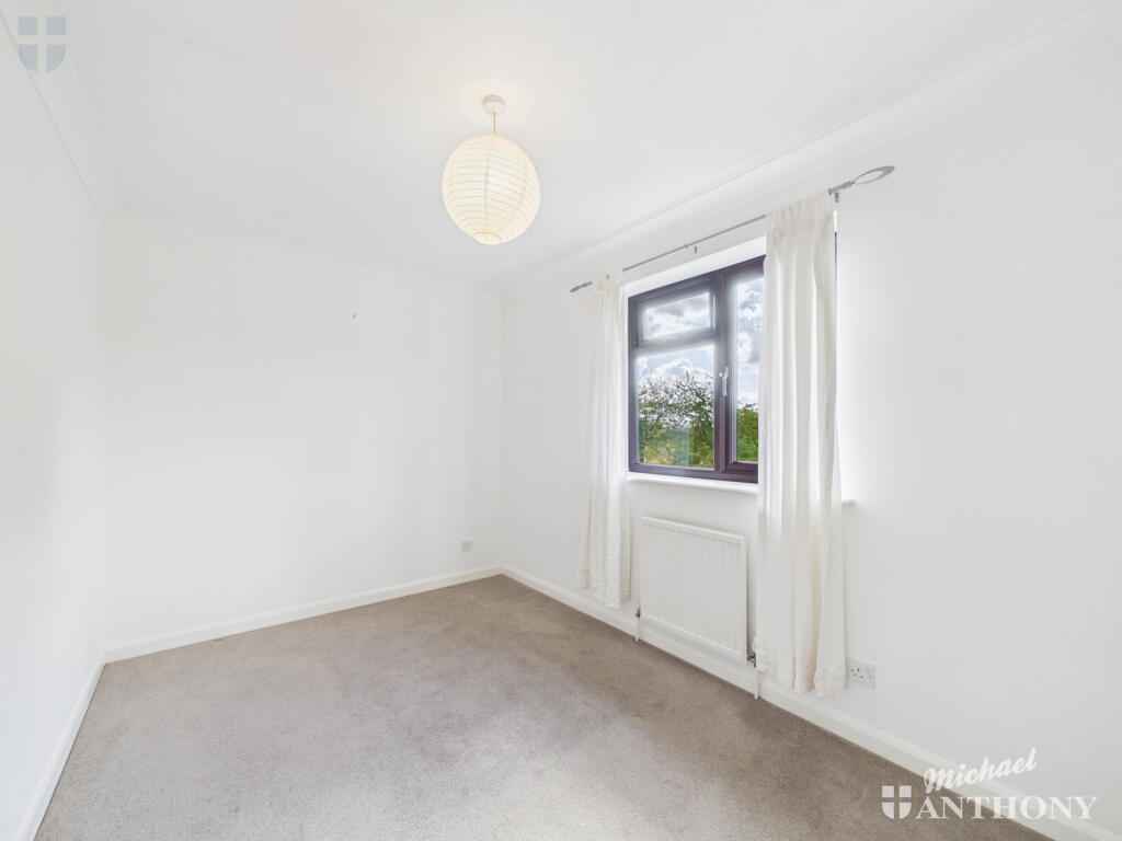House in Stoke Mandeville, Buckinghamshire - More