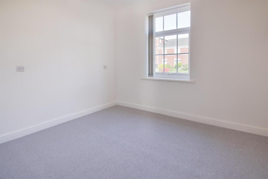 1-bed house on St Andrews Court, Queens Road, Altrincham, £90,000